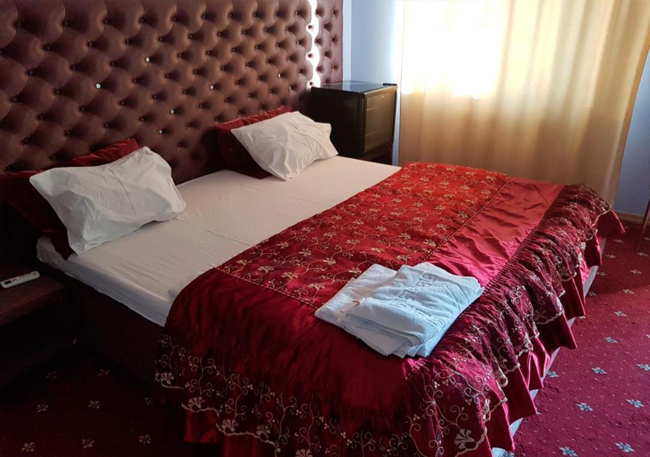 Emperum Nelson Hotel 基希讷乌 外观 照片